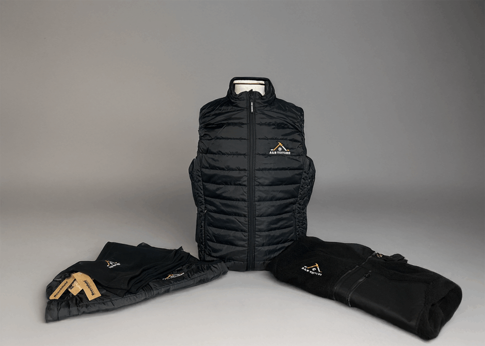 Veste et vêtements de travail A&B Toiture personnalisés avec logo brodé.