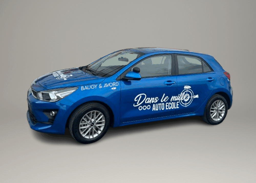 Flocage voiture auto-école Dans le Mille à Baugy et Avord réalisé par Signarama Bourges