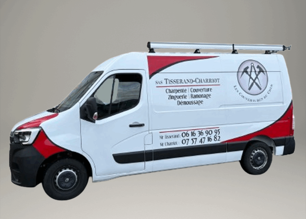 Flocage de véhicule utilitaire pour l’entreprise Tisserand-Charriot, couvreur dans le Cher.