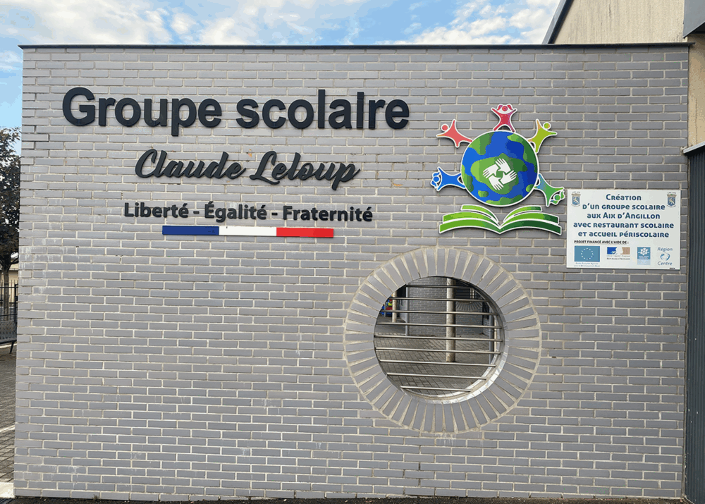 Enseigne Groupe scolaire Claude Leloup aux Aix-d’Angillon par Signarama Bourges