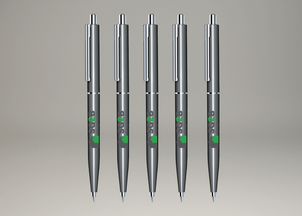 Stylos métalliques argentés personnalisés SG2B avec logo vert et gris.