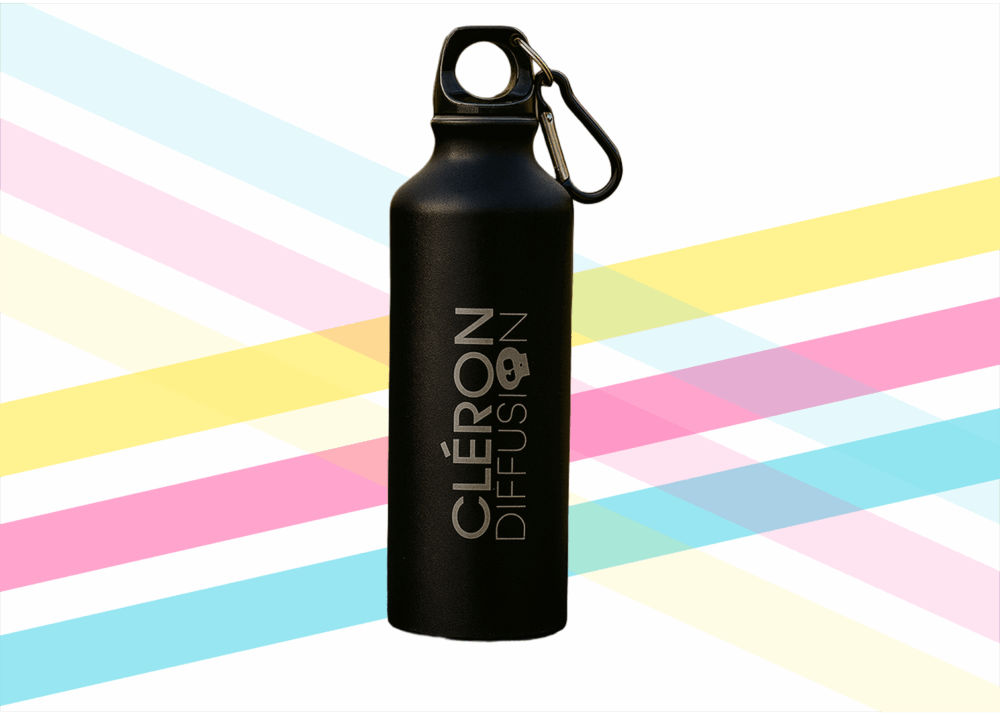 Gourde en aluminium noir mat personnalisée Cléron Diffusion avec mousqueton.