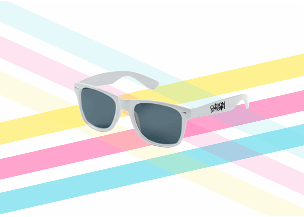 Lunettes de soleil blanches personnalisées avec le logo Cléron Diffusion.