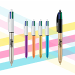 Stylos quatre couleurs personnalisés Cléron Diffusion, disponibles en plusieurs coloris.