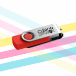 Clé USB rotative rouge et argent personnalisée avec le logo Cléron Diffusion.