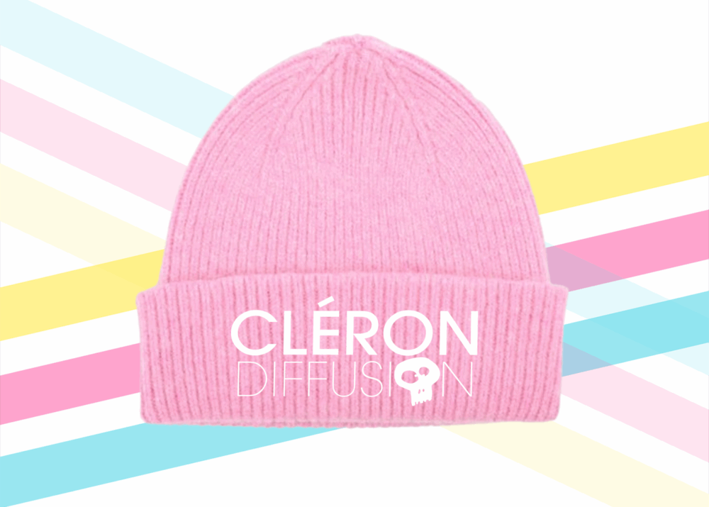 Bonnet rose personnalisé avec logo CLÉRON DIFFUSION en impression blanche.