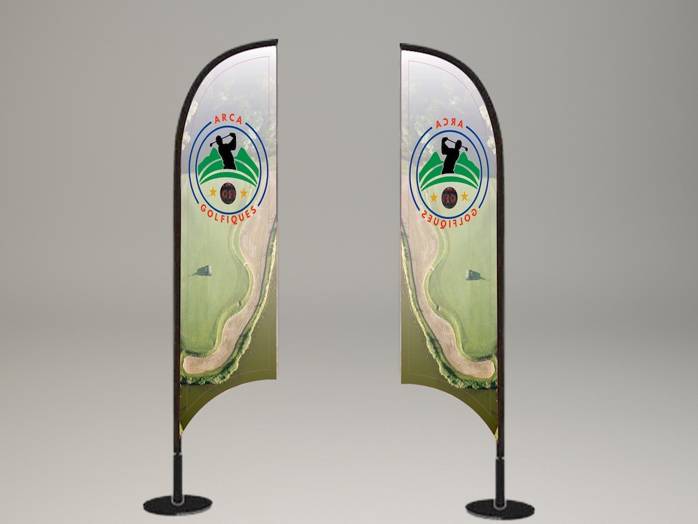 Oriflammes personnalisées Arca Golfique avec visuel de parcours de golf.